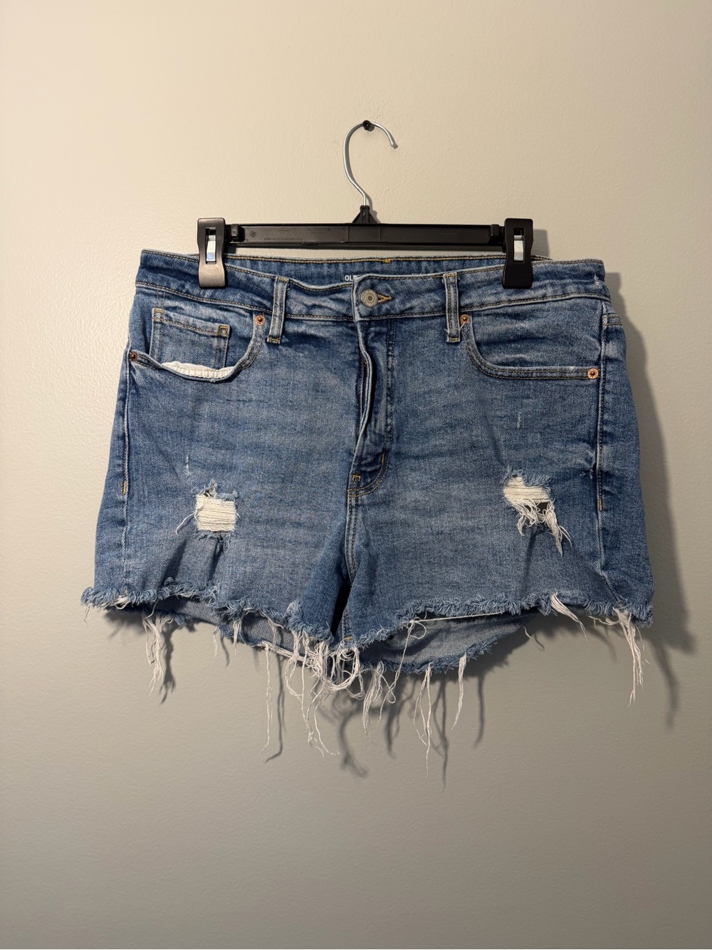 Old Navy Distressed Raw-Hem Denim Shorts - Medium Blue